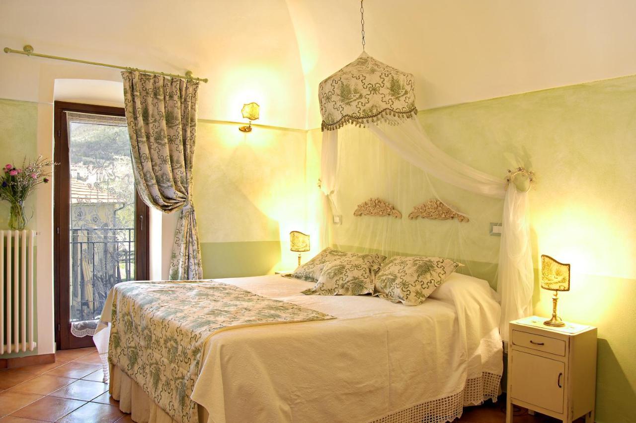 Bed and Breakfast La Casa Dei Nonni Castelbianco Colletta Exterior foto